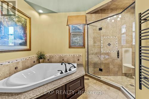 569 Franklinway Gate, London North (North R), ON - Indoor Photo Showing Bathroom