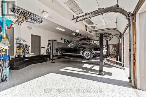 569 Franklinway Gate, London North (North R), ON - Indoor Photo Showing Garage
