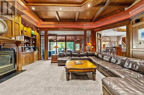 569 Franklinway Gate, London North (North R), ON - Indoor Photo Showing Living Room With Fireplace