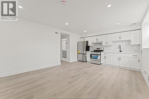 702 Pierre Unit# 6, Windsor, ON - Indoor Photo Showing Kitchen