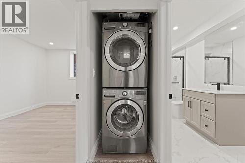 702 Pierre Unit# 6, Windsor, ON - Indoor Photo Showing Laundry Room