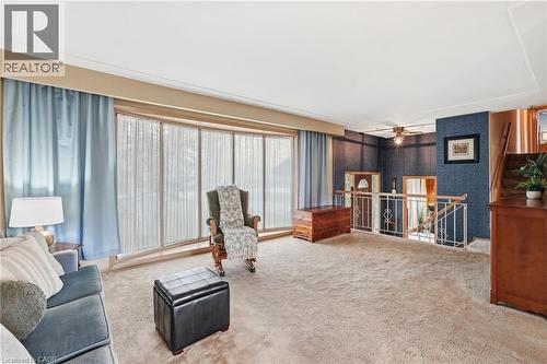 175 Concession 5 E, Waterdown, ON - Indoor Photo Showing Living Room