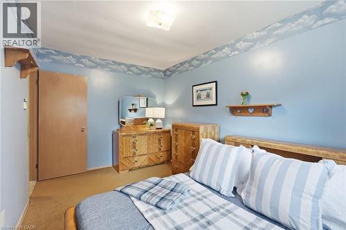 175 Concession 5 E, Waterdown, ON - Indoor Photo Showing Bedroom