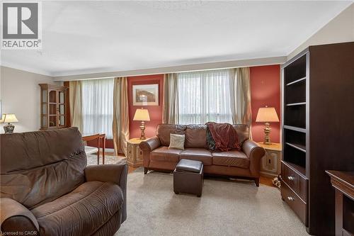 582 Woodview Road, Burlington, ON - Indoor Photo Showing Living Room