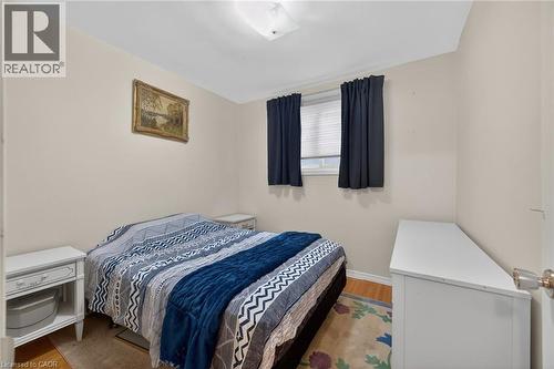 582 Woodview Road, Burlington, ON - Indoor Photo Showing Bedroom