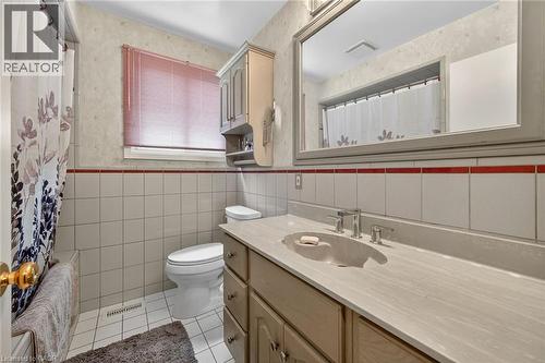 582 Woodview Road, Burlington, ON - Indoor Photo Showing Bathroom