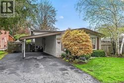 582 WOODVIEW Road  Burlington, ON L7N 3A1