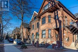 125 MADISON AVENUE Toronto, ON M5R 2S3
