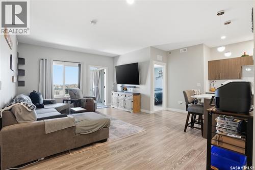 322 142 Pawlychenko Lane, Saskatoon, SK - Indoor Photo Showing Living Room