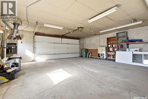158 Trifunov Crescent, Regina, SK - Indoor Photo Showing Garage