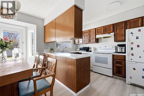 158 Trifunov Crescent, Regina, SK - Indoor Photo Showing Kitchen