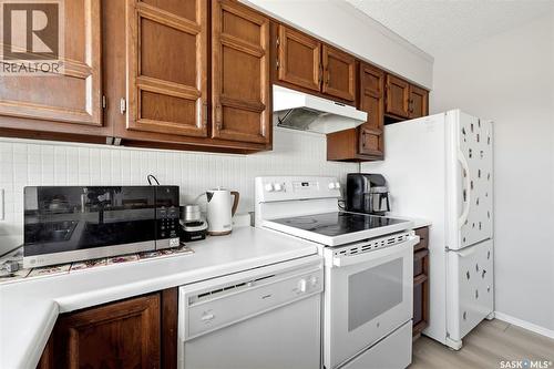 158 Trifunov Crescent, Regina, SK - Indoor Photo Showing Kitchen