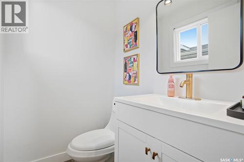411 Auld Crescent, Saskatoon, SK - Indoor Photo Showing Bathroom