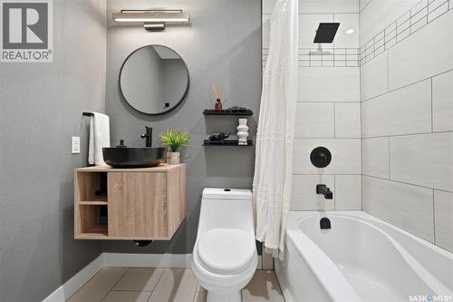 411 Auld Crescent, Saskatoon, SK - Indoor Photo Showing Bathroom