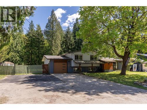 1736 Hay Road  Revelstoke, BC V0E 2S1