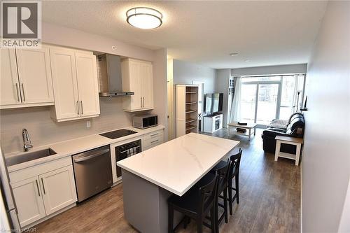 2081 Fairview Street Unit# 1003, Burlington, ON - Indoor Photo Showing Kitchen