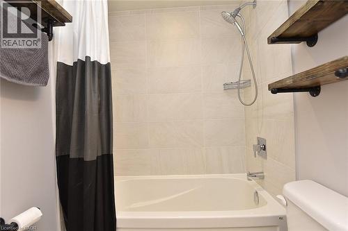 2081 Fairview Street Unit# 1003, Burlington, ON - Indoor Photo Showing Bathroom