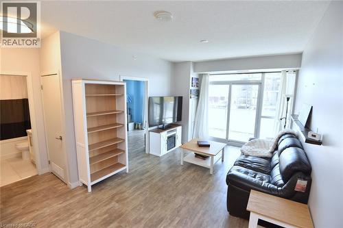 2081 Fairview Street Unit# 1003, Burlington, ON - Indoor Photo Showing Living Room