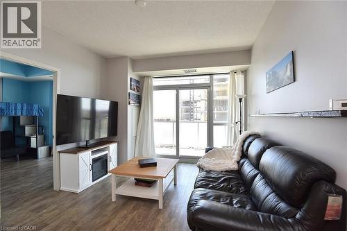 2081 Fairview Street Unit# 1003, Burlington, ON - Indoor Photo Showing Living Room