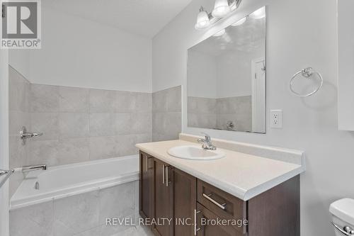 35 Sunset Way, Thorold, ON - Indoor Photo Showing Bathroom