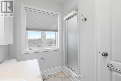35 Sunset Way, Thorold, ON - Indoor Photo Showing Bathroom