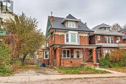 LOWER - 152 SANFORD AVENUE S Hamilton, ON L8M 2G9