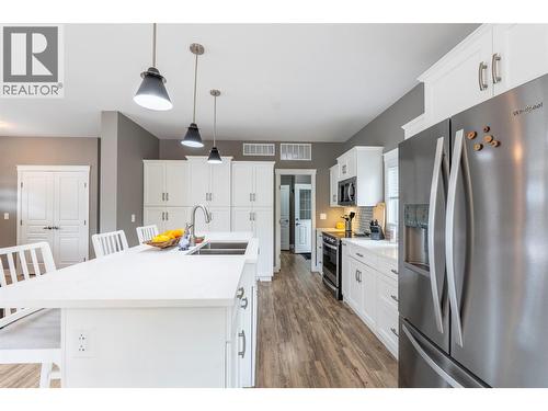 430 Buriview Drive, Nelson, BC - Indoor Photo Showing Kitchen With Double Sink With Upgraded Kitchen