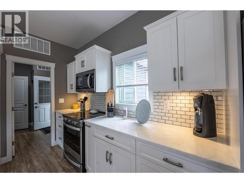 430 Buriview Drive, Nelson, BC - Indoor Photo Showing Kitchen