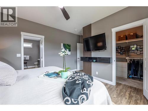 430 Buriview Drive, Nelson, BC - Indoor Photo Showing Bedroom