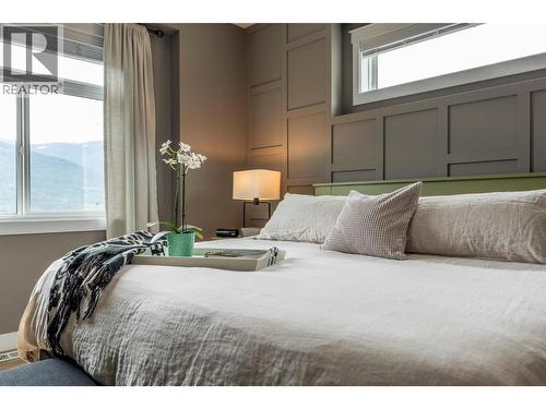 430 Buriview Drive, Nelson, BC - Indoor Photo Showing Bedroom