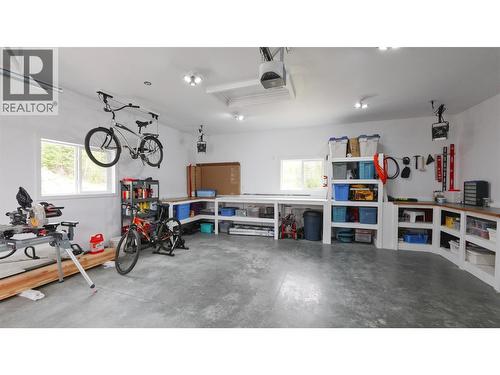 430 Buriview Drive, Nelson, BC - Indoor Photo Showing Garage