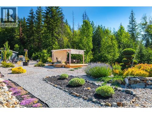 430 Buriview Drive, Nelson, BC - Outdoor With Backyard
