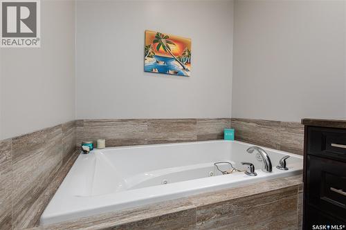 212 Iron Bridge Drive, Moose Jaw, SK - Indoor Photo Showing Bathroom