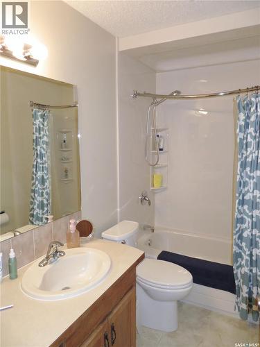 315 Benesh Crescent, Saskatoon, SK - Indoor Photo Showing Bathroom