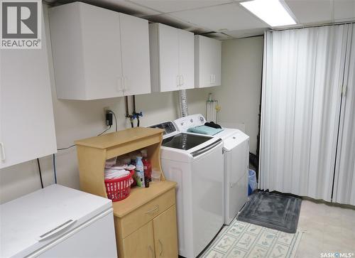 315 Benesh Crescent, Saskatoon, SK - Indoor Photo Showing Laundry Room