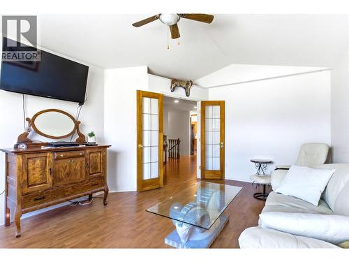 1411 Pears Place, Ashcroft, BC - Indoor Photo Showing Living Room