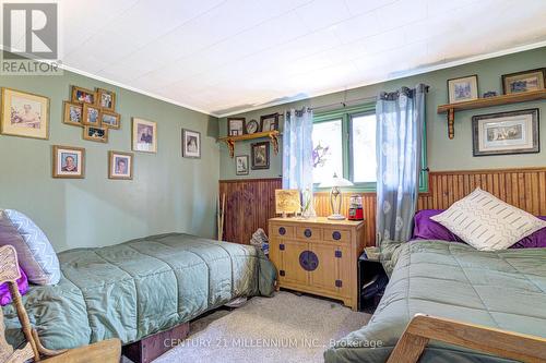 6046 3Rd Line, Essa, ON - Indoor Photo Showing Bedroom
