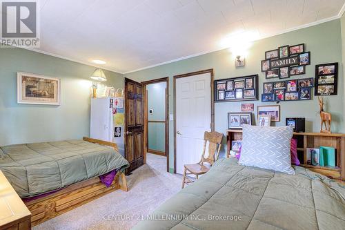 6046 3Rd Line, Essa, ON - Indoor Photo Showing Bedroom