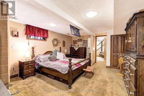 6046 3Rd Line, Essa, ON - Indoor Photo Showing Bedroom