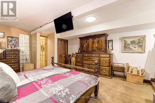 6046 3Rd Line, Essa, ON - Indoor Photo Showing Bedroom