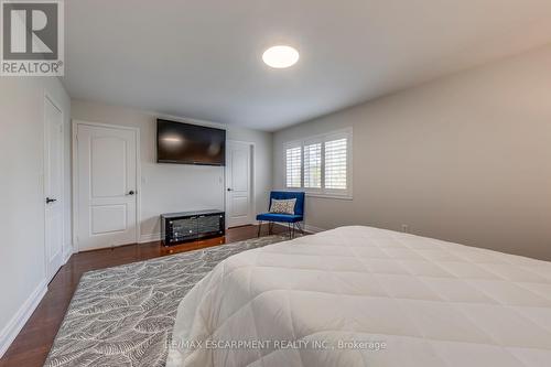 4208 Fuller Crescent, Burlington, ON - Indoor Photo Showing Bedroom