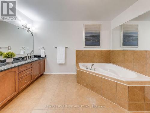 4208 Fuller Crescent, Burlington, ON - Indoor Photo Showing Bathroom