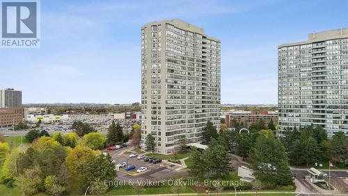 201 - 22 HANOVER ROAD  Brampton (Queen Street Corridor), ON L6S 5K7
