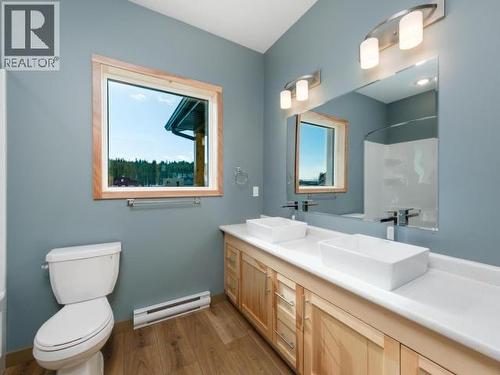 39 Beryl Place, Whitehorse, YT - Indoor Photo Showing Bathroom