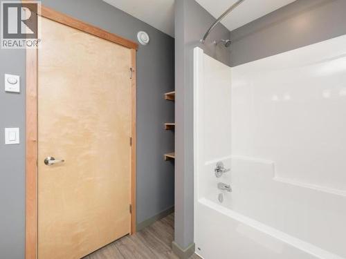 39 Beryl Place, Whitehorse, YT - Indoor Photo Showing Bathroom