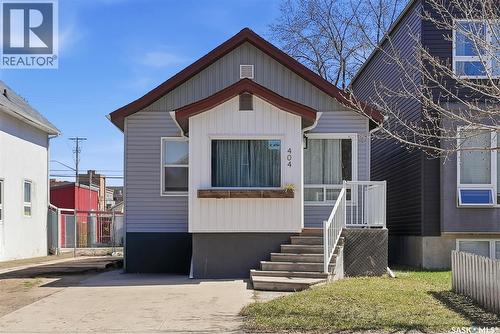 404 D AVENUE S  Saskatoon, SK S7M 1R4