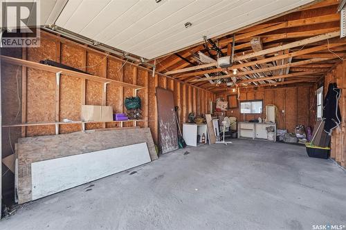 404 D Avenue S, Saskatoon, SK - Indoor Photo Showing Garage