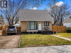 1075 8th AVENUE NW Moose Jaw, SK S6H 4G2