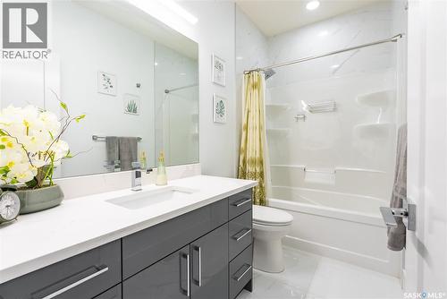 144 Forsey Avenue, Saskatoon, SK - Indoor Photo Showing Bathroom