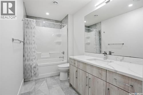 144 Forsey Avenue, Saskatoon, SK - Indoor Photo Showing Bathroom